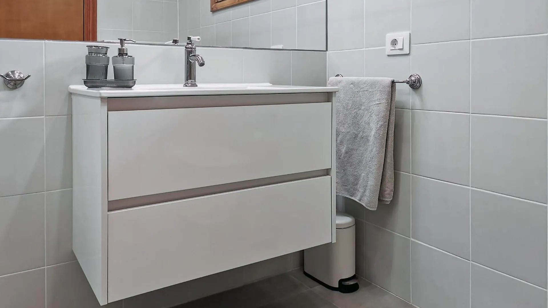 דירות ארונה Royal Panorama Penthouse ספרד